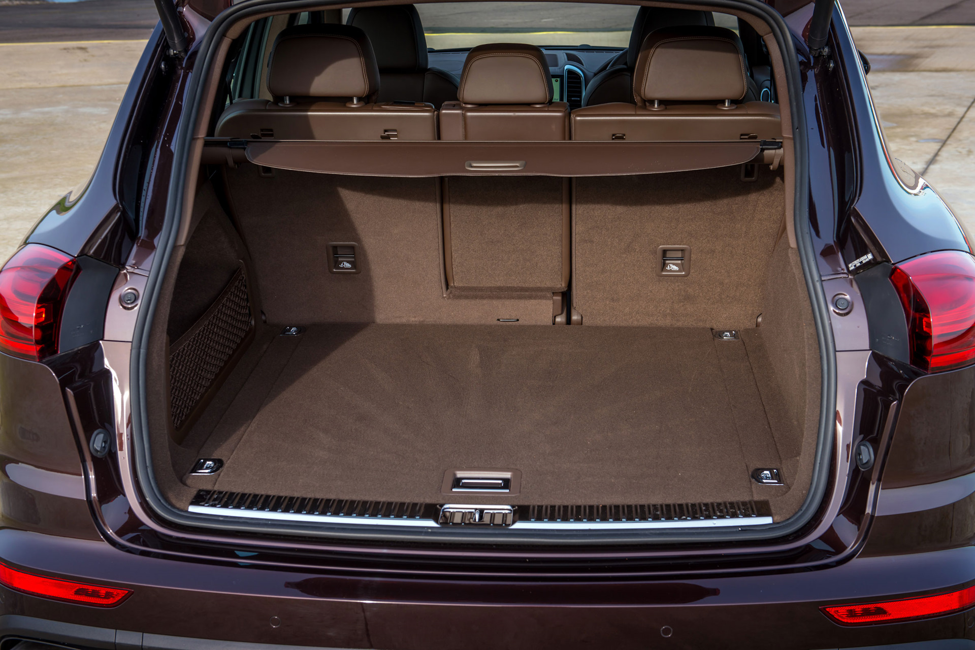 Багажник порше 930. Багажник пор каен. Багажник porsche cayenne 958. Porsche cayenne coupe багажник. Багажник cayenne.