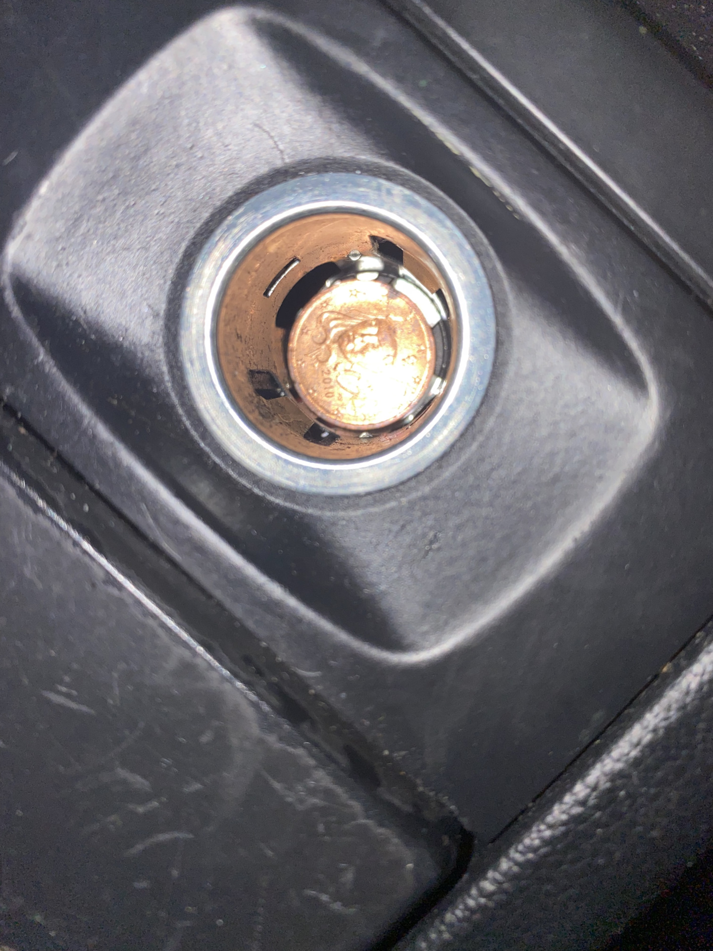 7. Перегорает предохранитель прикуривателя 20А — BMW 1 series (E81/E87 ...