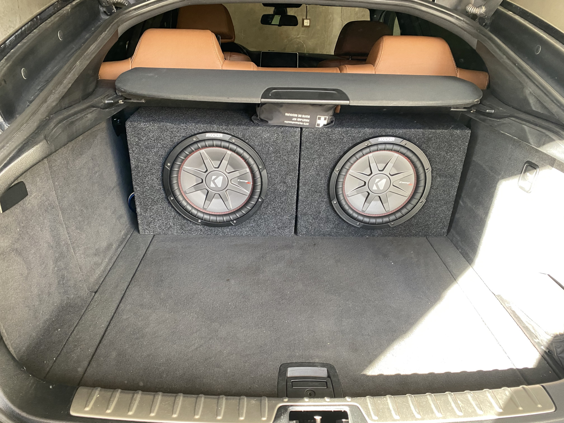 Установка активного САБВУФЕРА URAL (УРАЛ) АС-У12А КОМПАКТ — BMW X6 (E71 ...
