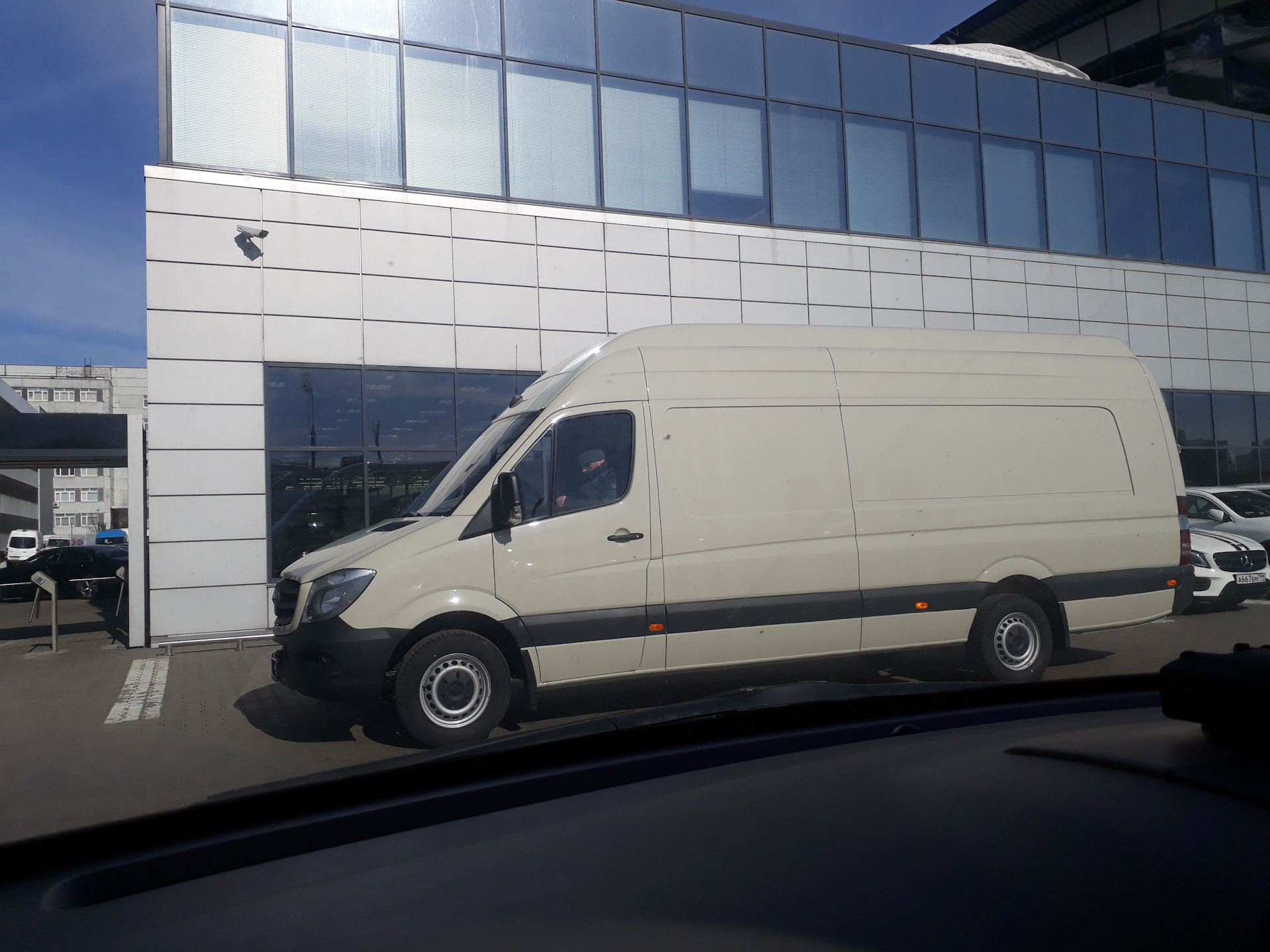 Мерседес бенц спринтер. Mercedes sprinter грузовой. Mercedes-benz sprinter 1995. Mercedes benz sprinter w909. Почему спринтер.