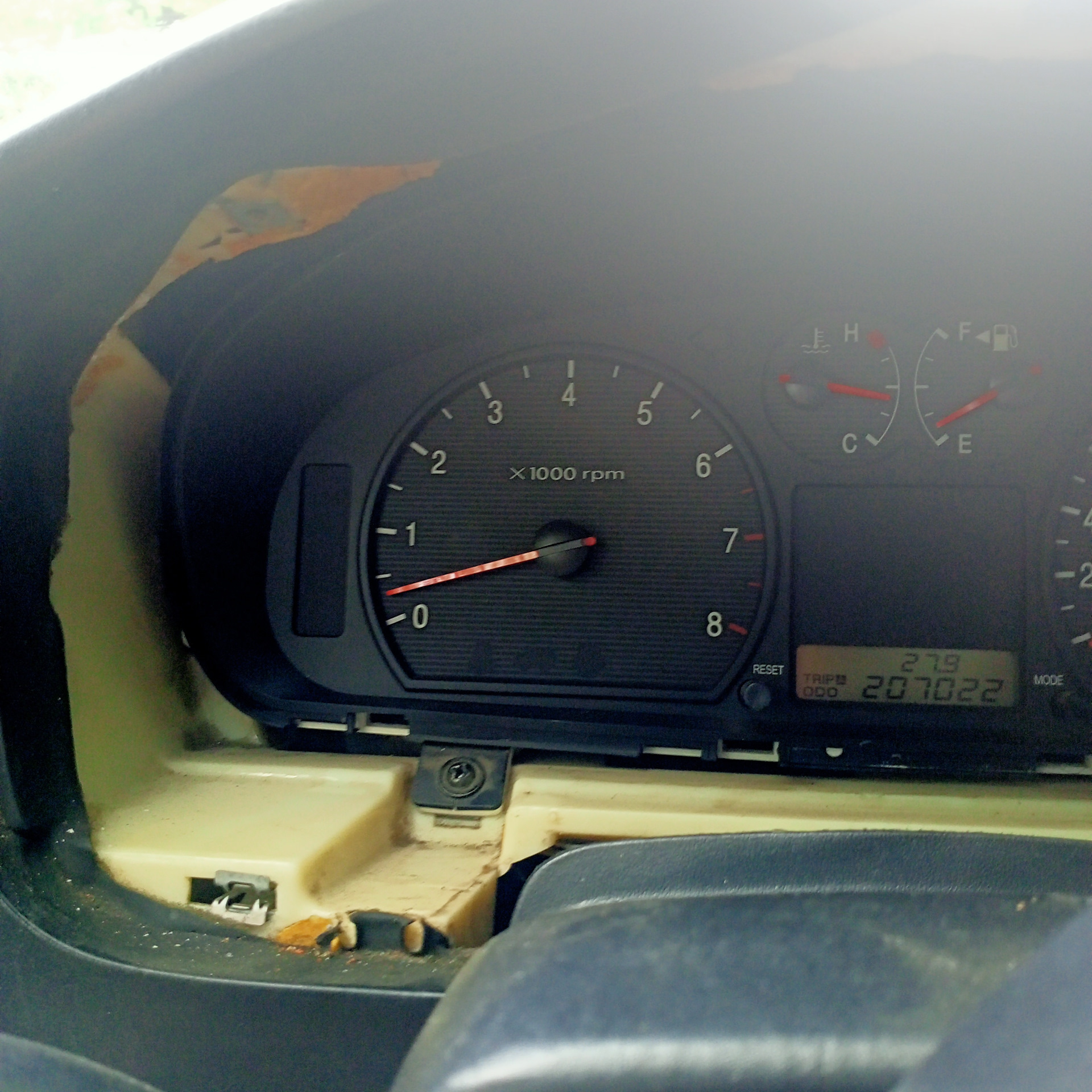 Упала стрелка тахометра — Hyundai Sonata IV (EF), 2 л, 2004 года ...