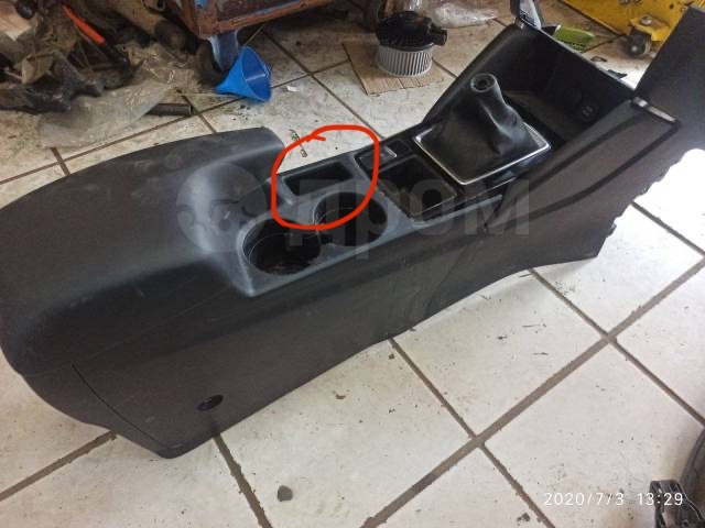 подлокотник на mazda 2