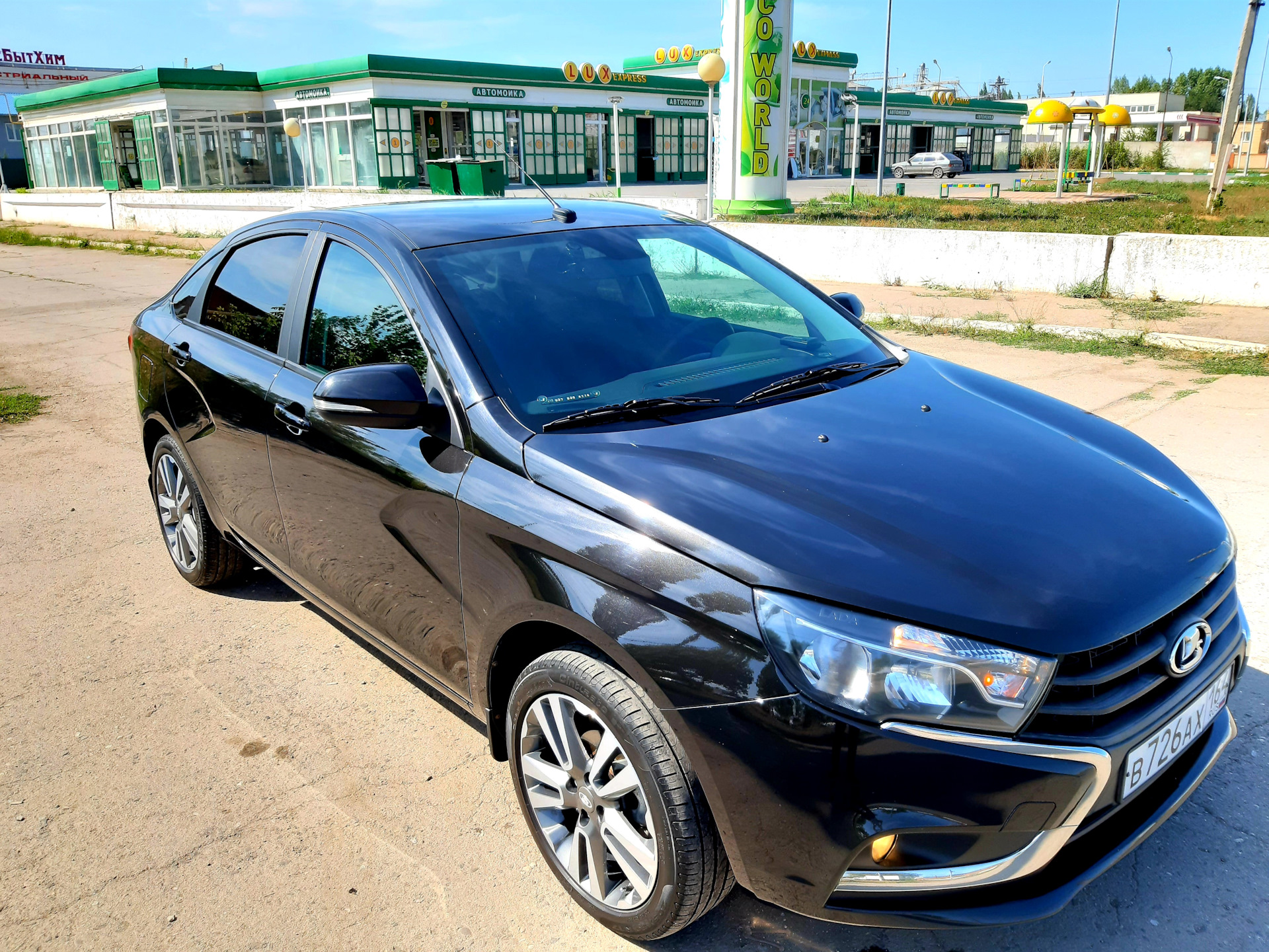 Атермальная тонировка в круг (LLumar AIR 80 blue SR) — Lada Vesta SW, 1,6  л, 2020 года | стайлинг | DRIVE2