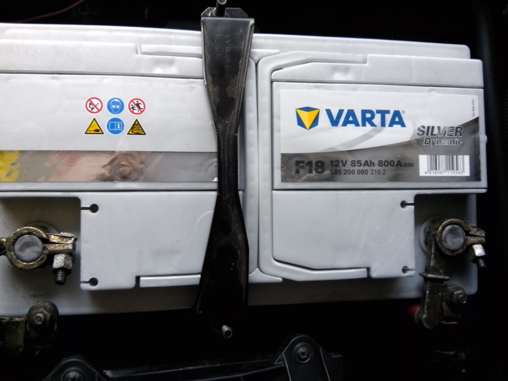 Варта динамик. Varta 585 200 080 316 2 внутри. Varta 315х175х175. Варта f18 85 а/ч. Ford f-250 аккумуляторы.