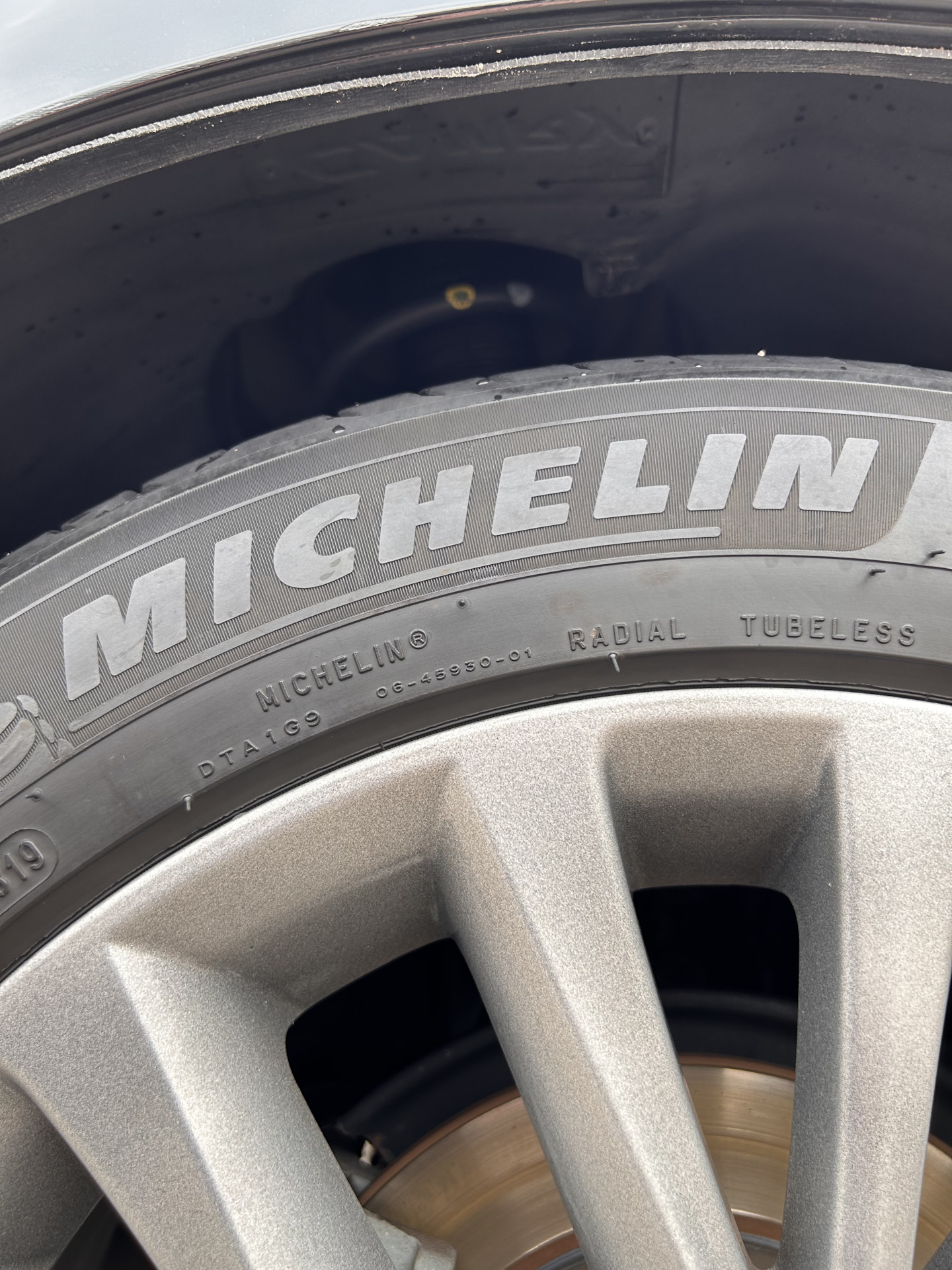 20. Колесные диски R19 Lexus RX F Sport + Michelin Primacy 4 235/40 R19 ...