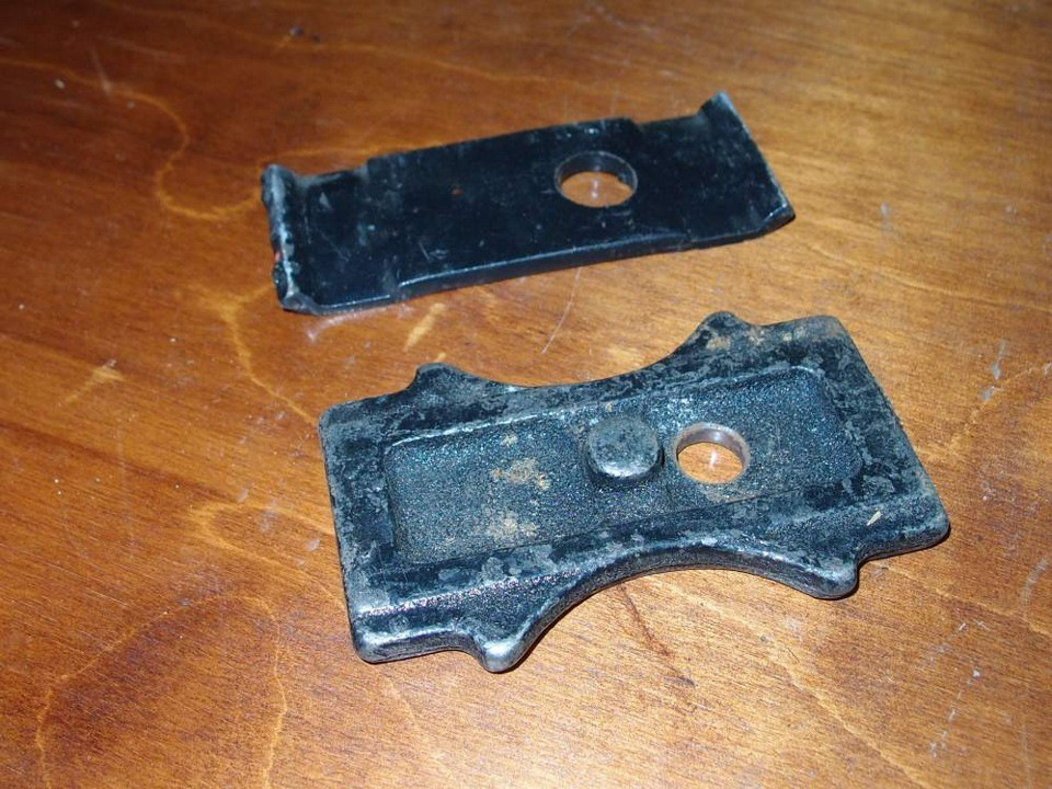 Подкладки под рессоры уаз 469. Накладка рессоры для смещения заднего моста уаз хантер на 20 мм. 452-2912412 накладка рессоры 452 уаз. Пластина рессоры прижимная уаз 452. Пластина стремянки стабилизатора уаз хантер.