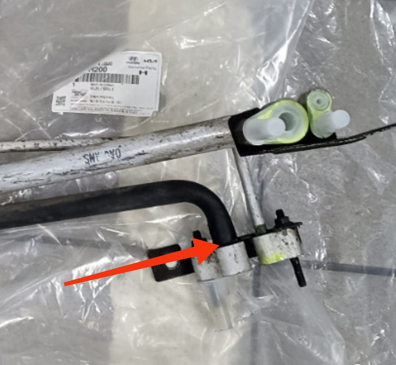 Замена трубки кондиционера, L. — Hyundai H-1 (2G), 2,5 л, 2019 года ...