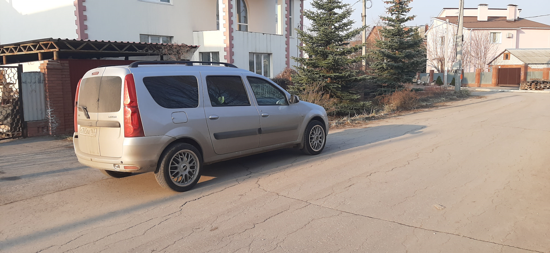 Летние тапочки momo r17 + triangle 205-50 — Lada Ларгус, 1,6 л, 2016 ...