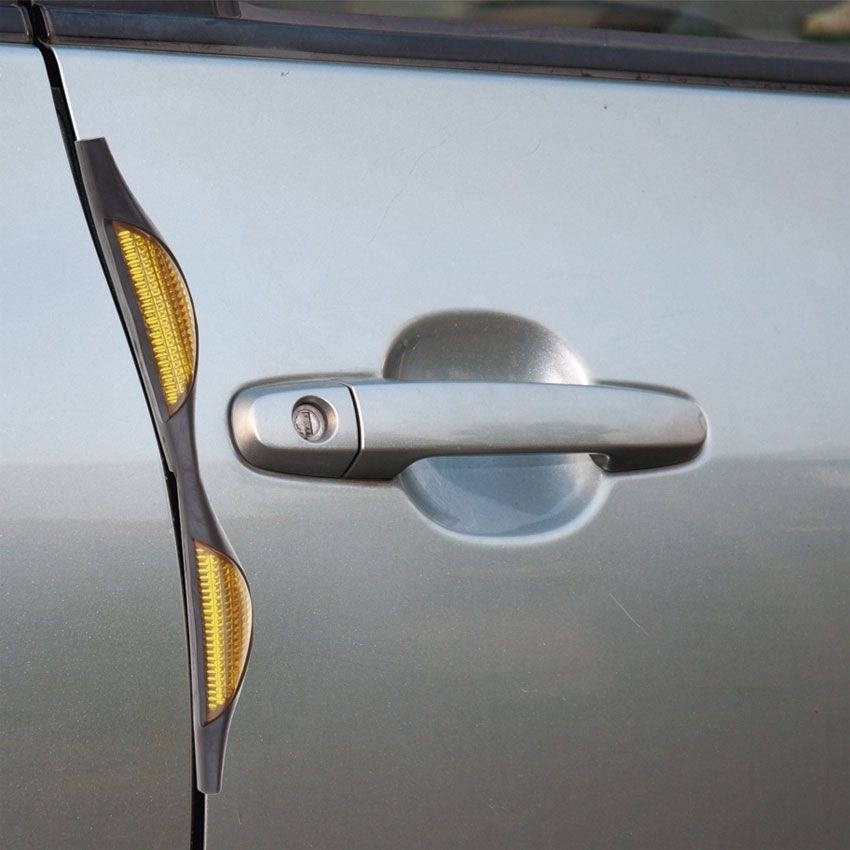 Как называется накладка на дверь автомобиля. Противоударные накладки на двери автомобиля. Дверь автомобиля. Отражатели на двери автомобиля. Накладки на торцы дверей автомобиля.