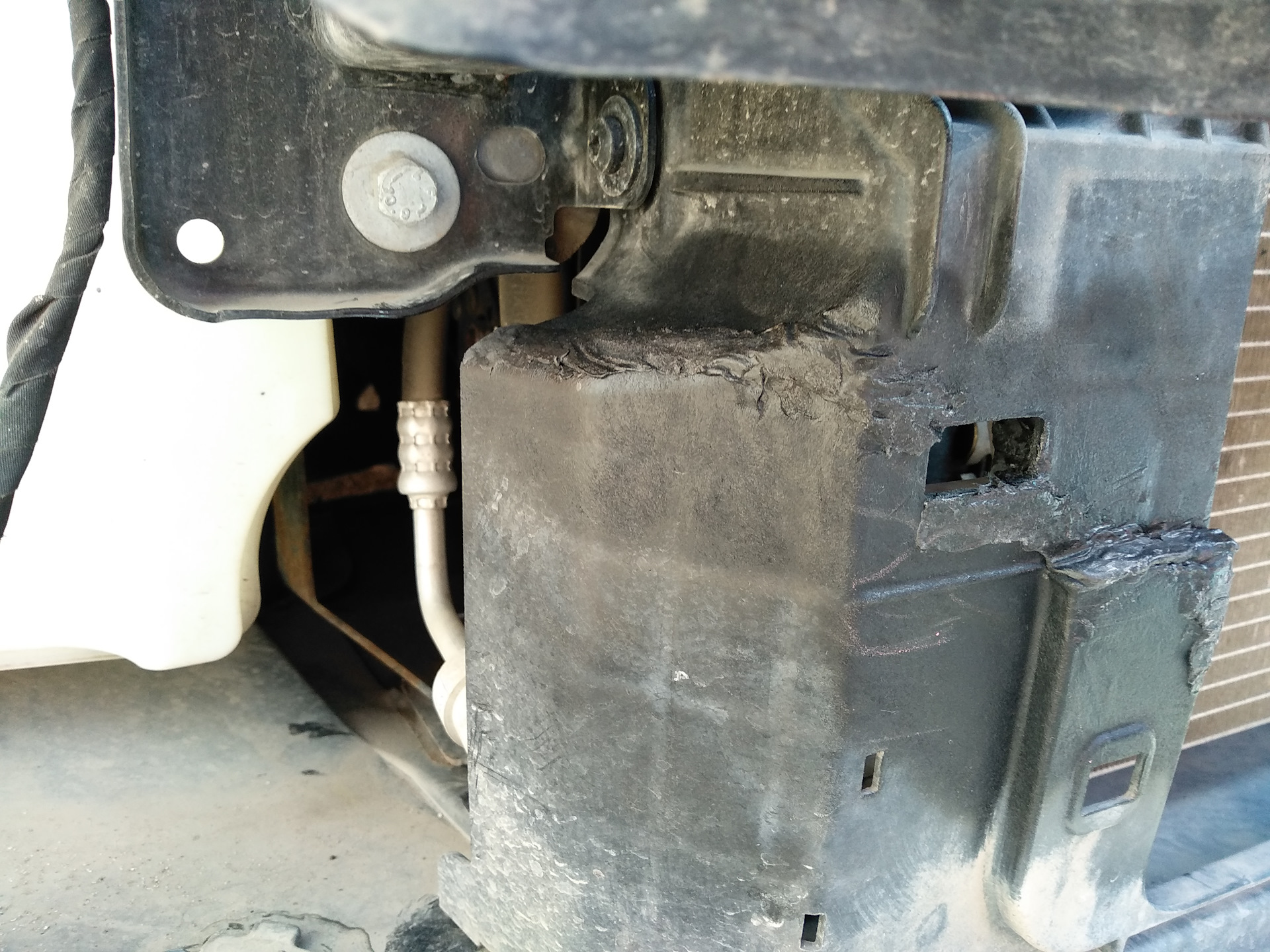 6RU805588F — Volkswagen Polo Sedan, 1,6 л, 2012 года | поломка | DRIVE2