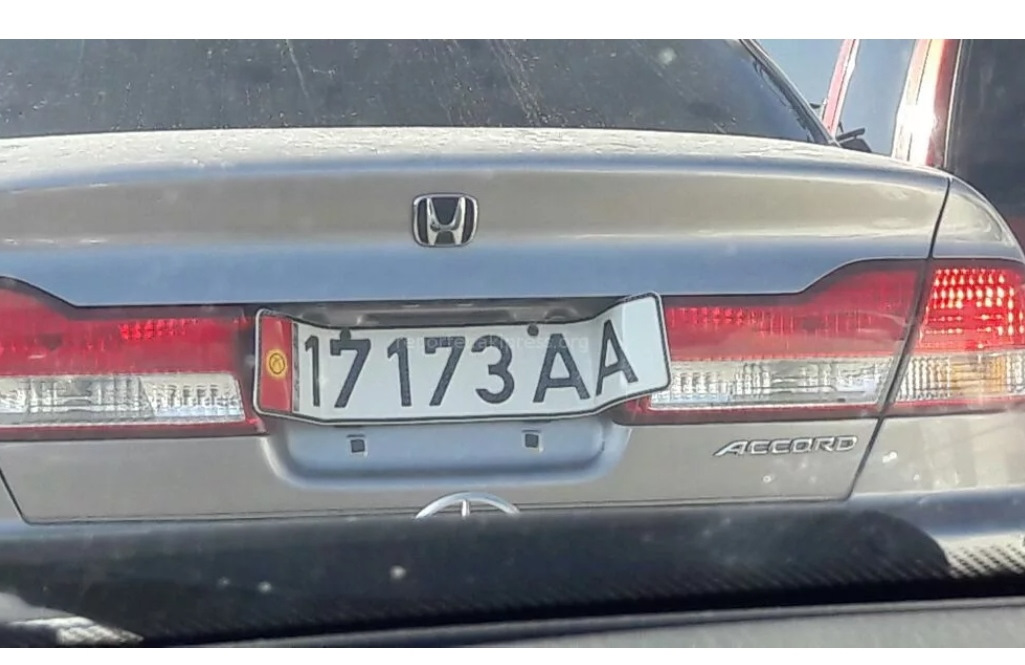 Можно ездить на киргизских номерах. Гос номер Киргизии. Киргизские квадратные номера. Гос номер автомобиля Кыргызстан. Киргизия номера машин.