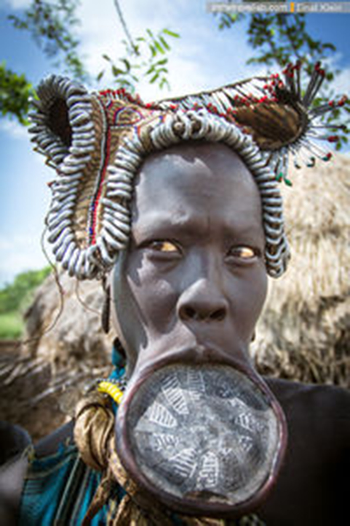 Джунгли 2012. Племя нсара мурси африка. Долина балием племя яли. Включи племени. Африканское племя мурси.