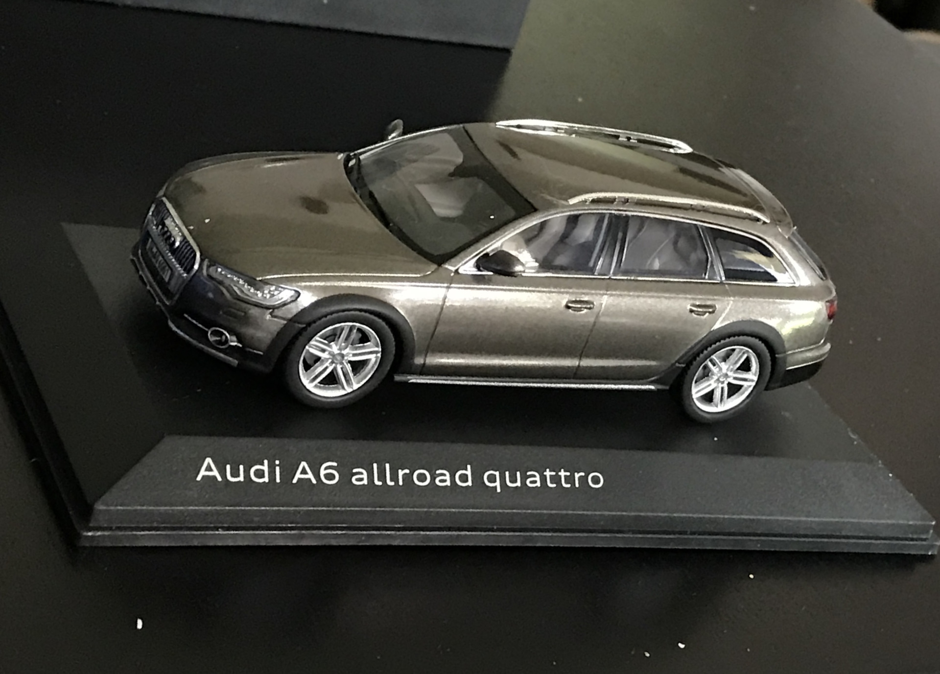 Audi A4 Allroad (B8) 2.0 бензиновый 2014 | Dakota Gray на DRIVE2