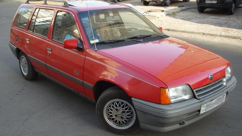 Запчасти опель кадет. Опель кадет 13. Кадет 1.8 1988 Opel Kadett. Опель Кадетт 1999. Опель кадет универсал 86год.