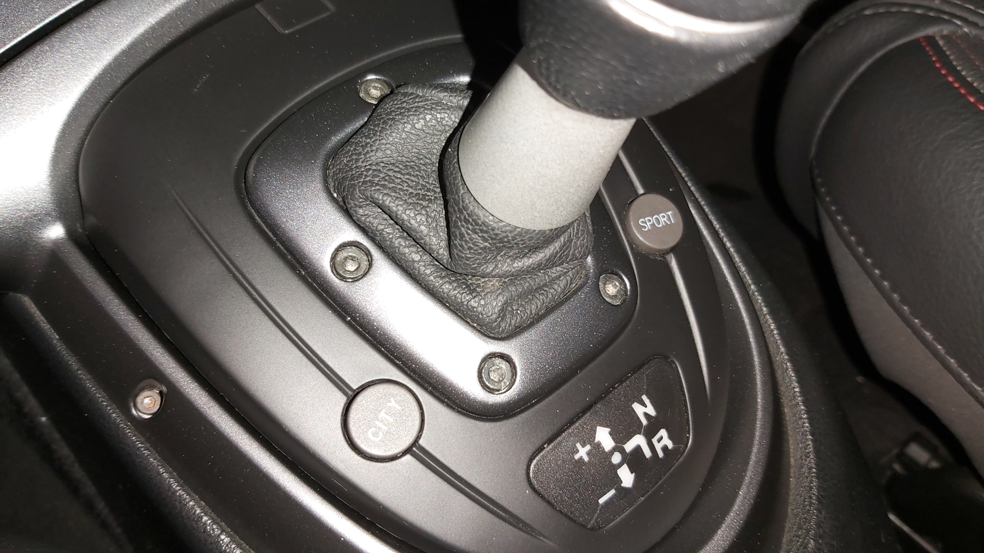 Восстановление soft touch — Alfa Romeo GT, 2 л, 2010 года | своими ...