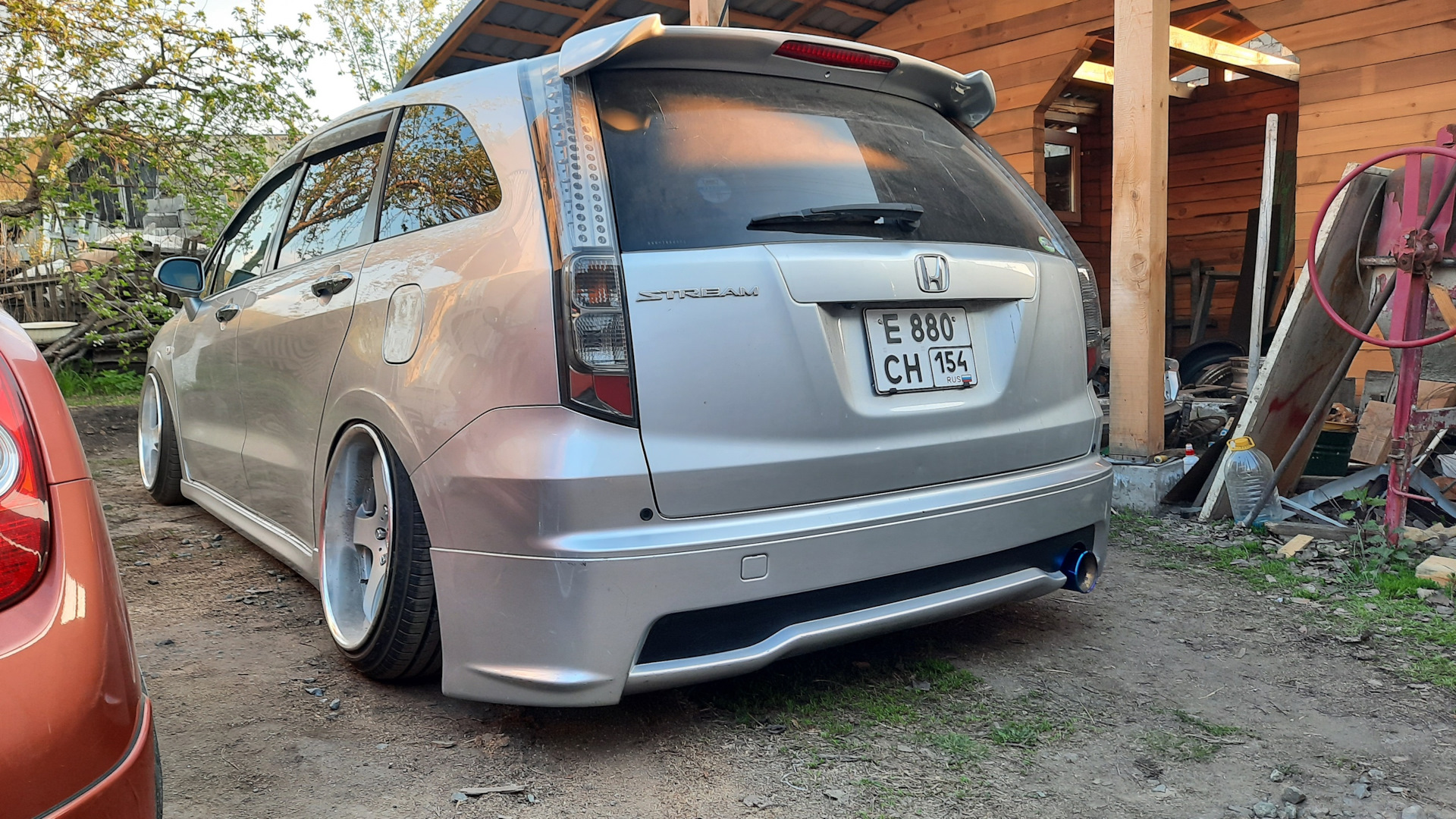 Спойлер стрим. Спойлер на хонда стрим рн1. Спойлер на хонду стрим рн3. Спойлер хонда стрим 2001. Спойлер стрим.