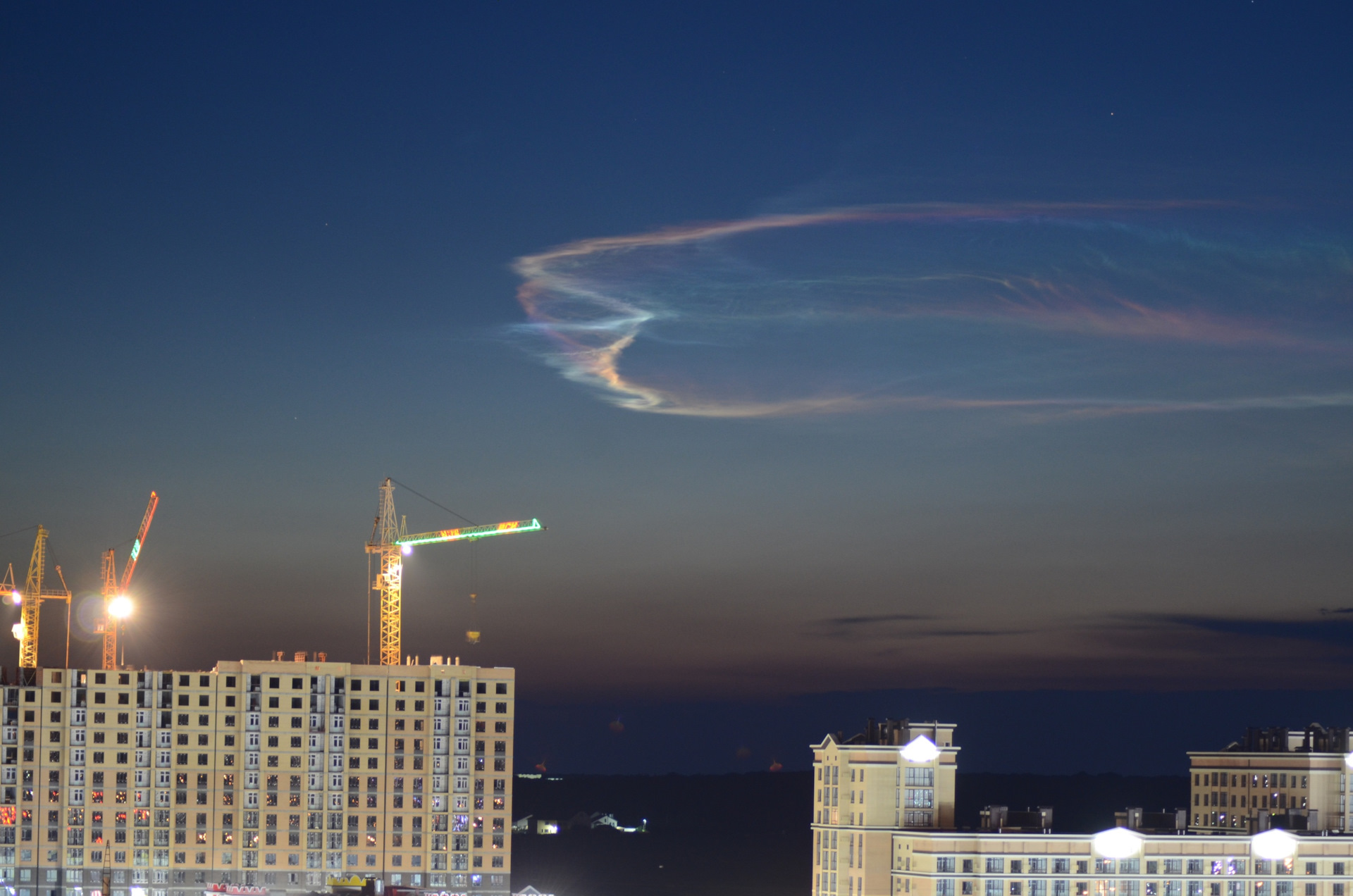 Море над москвой. Явления в небе. Необычные явления в небе. Необычные свечения в небе. Странное небо.