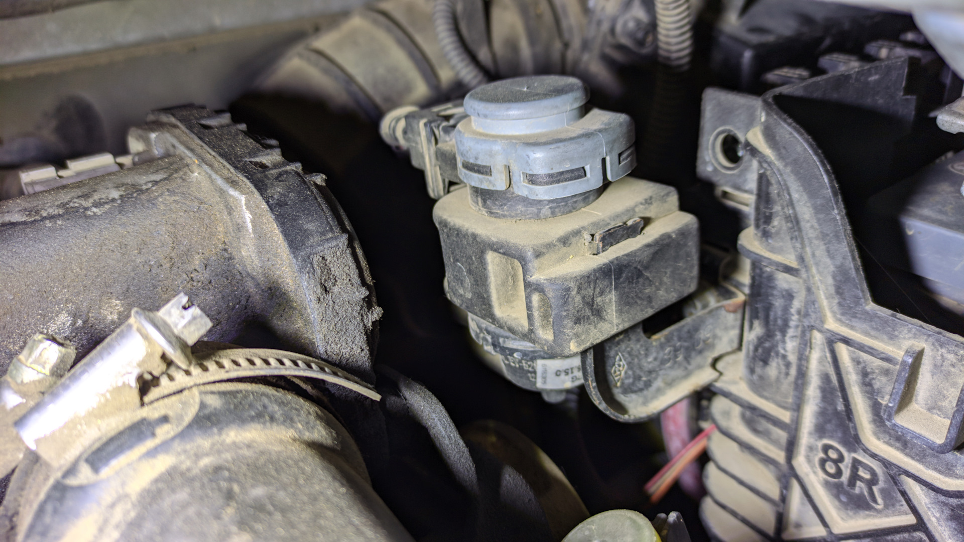 Пропала тяга двигателя причины. Пропала тяга двигателя dxi450. Малый контур вентиляции картерных газов приора. 3. Регулятор давления топлива 1.