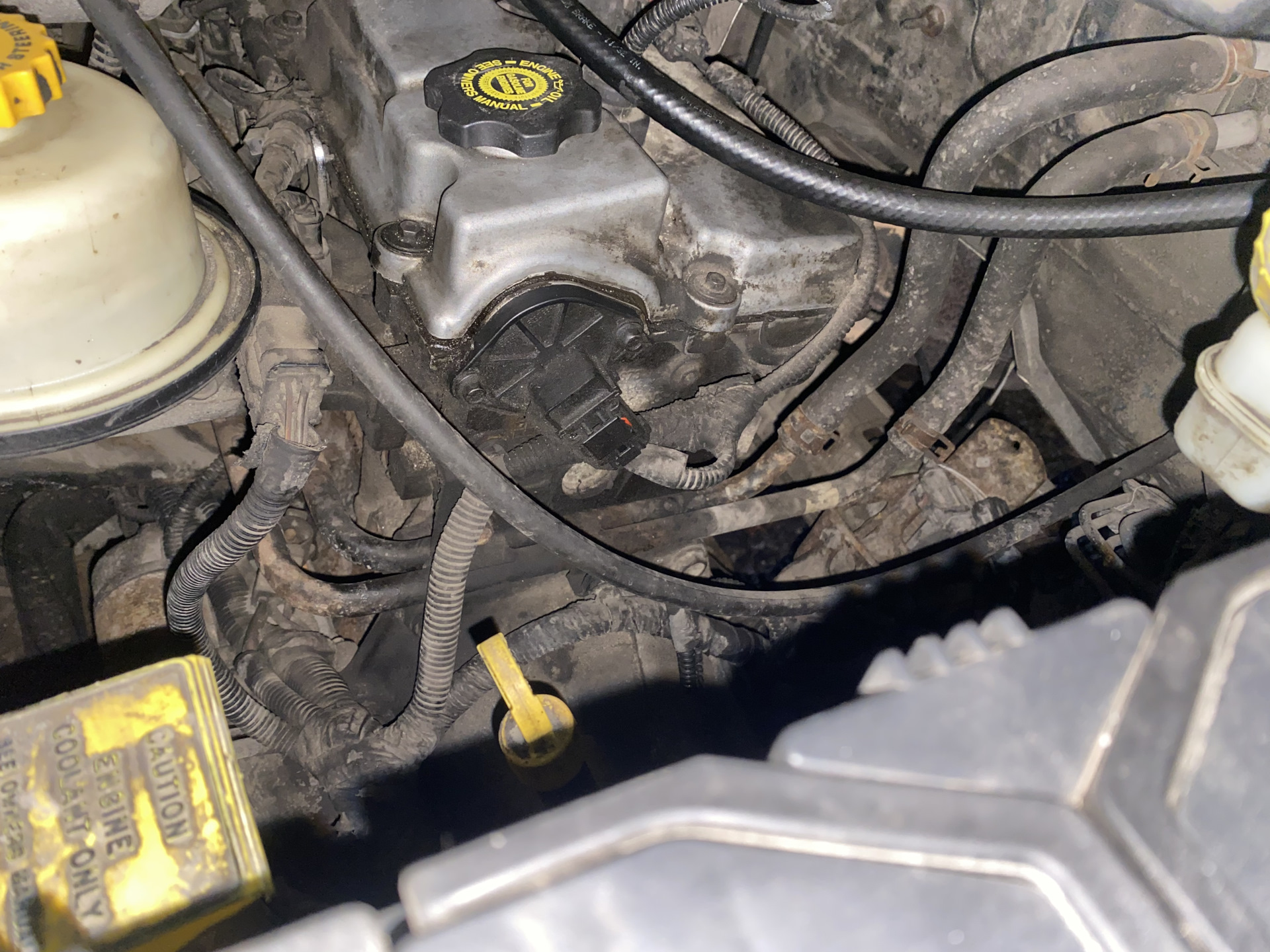 Замена актуатора (соленойда) клапана EGR — Chrysler Voyager (4G), 2,8 л ...