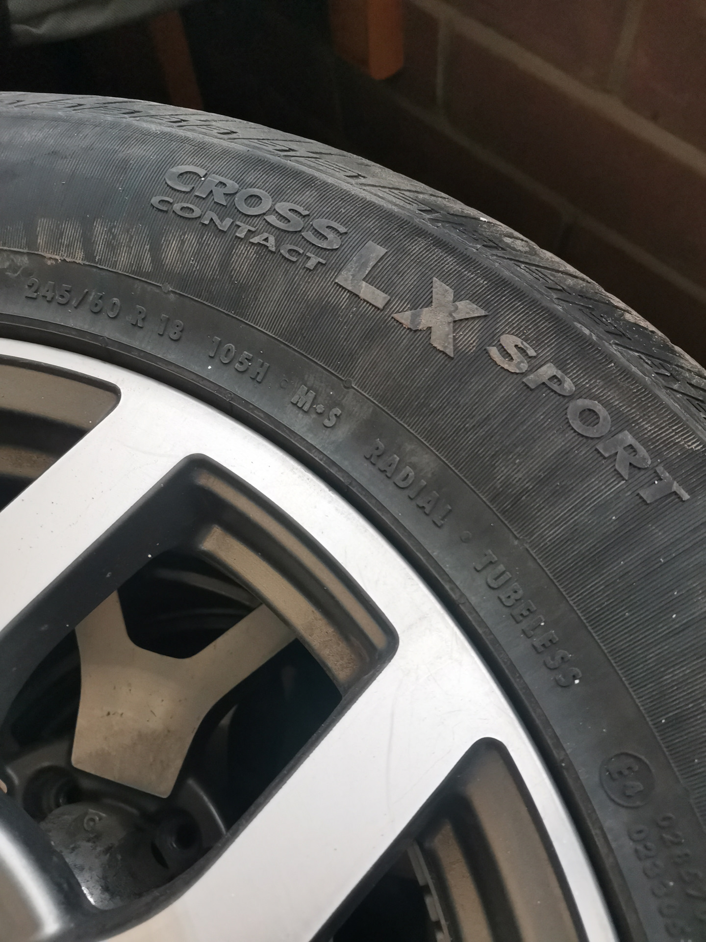 Штатные шины Continental ContiCrossContact LX Sport 245/60 R18 105H (Ч.4) —  УАЗ Patriot, 2,7 л, 2018 года | шины | DRIVE2