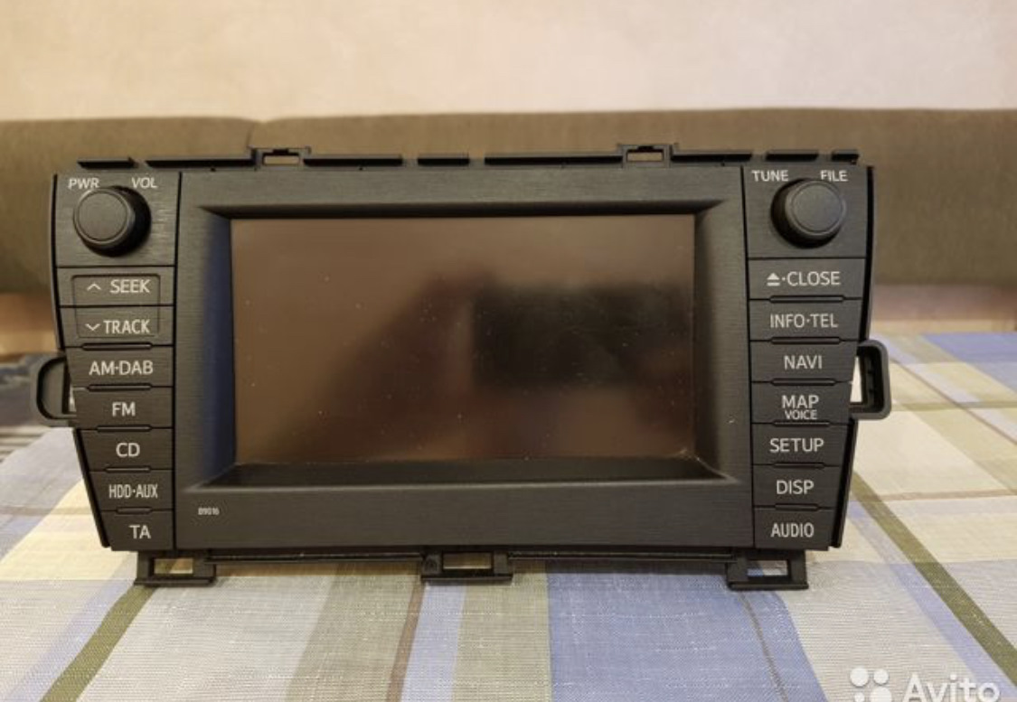 Приус 30 штатная магнитола, замена — Toyota Prius (30), 1,8 л, 2010 ...