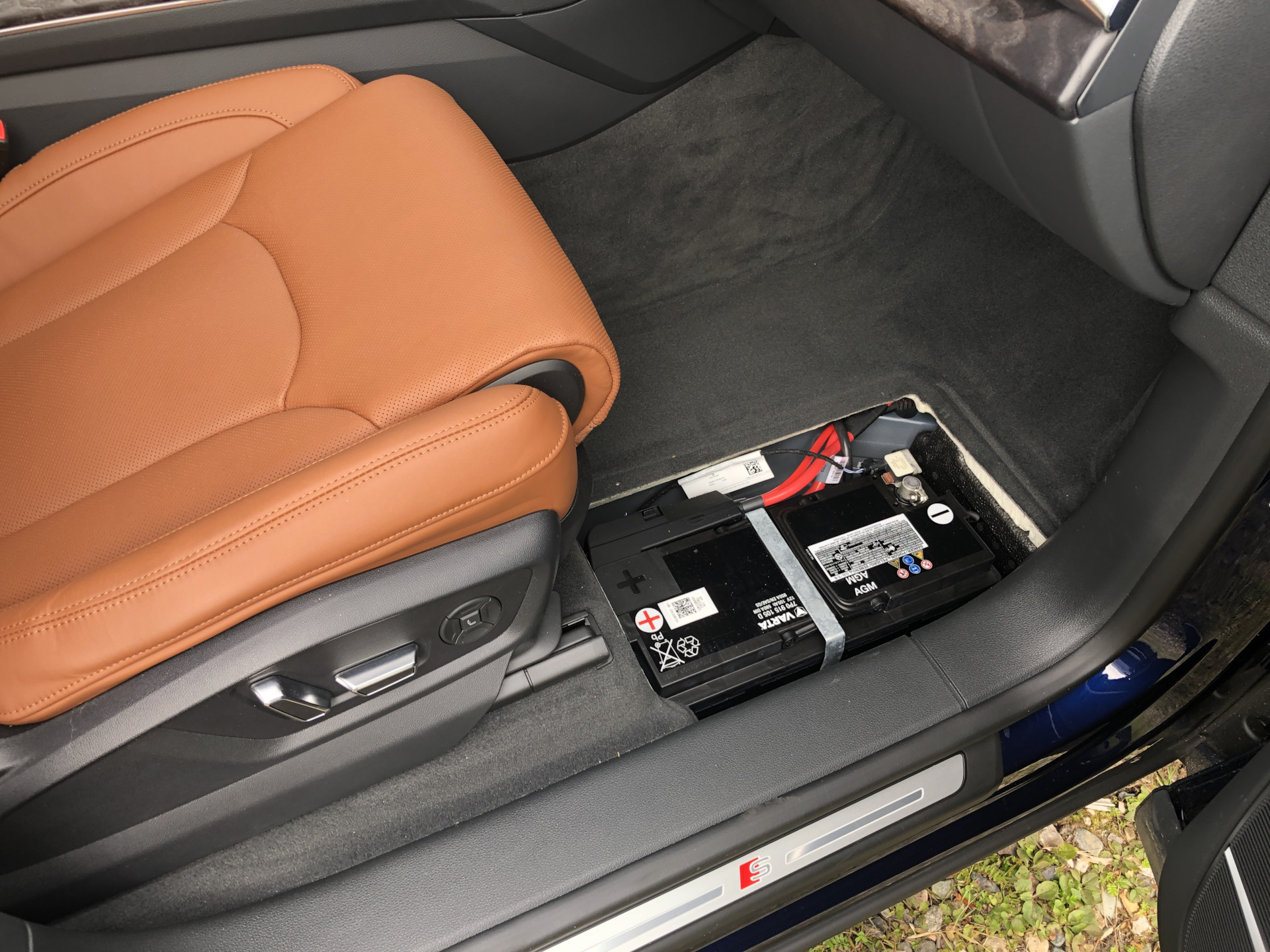Audi q8 key battery