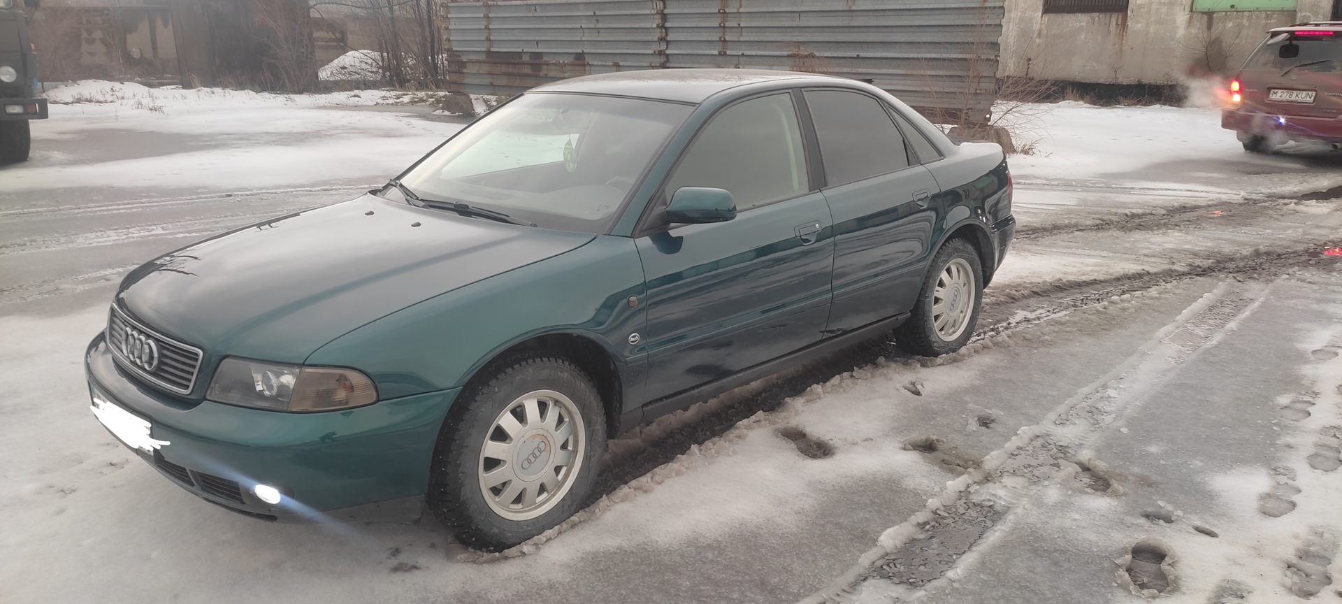 Накладки на пороги, молдинги, на А4 Б5 рест. — Audi A4 (B5), 1,8 л ...