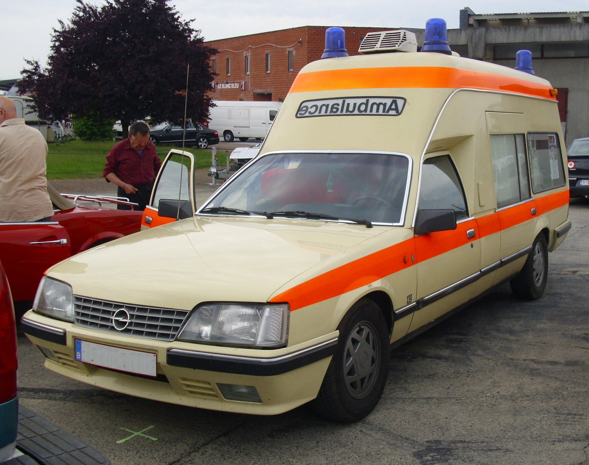 Mercedes Benz w123 Ambulance