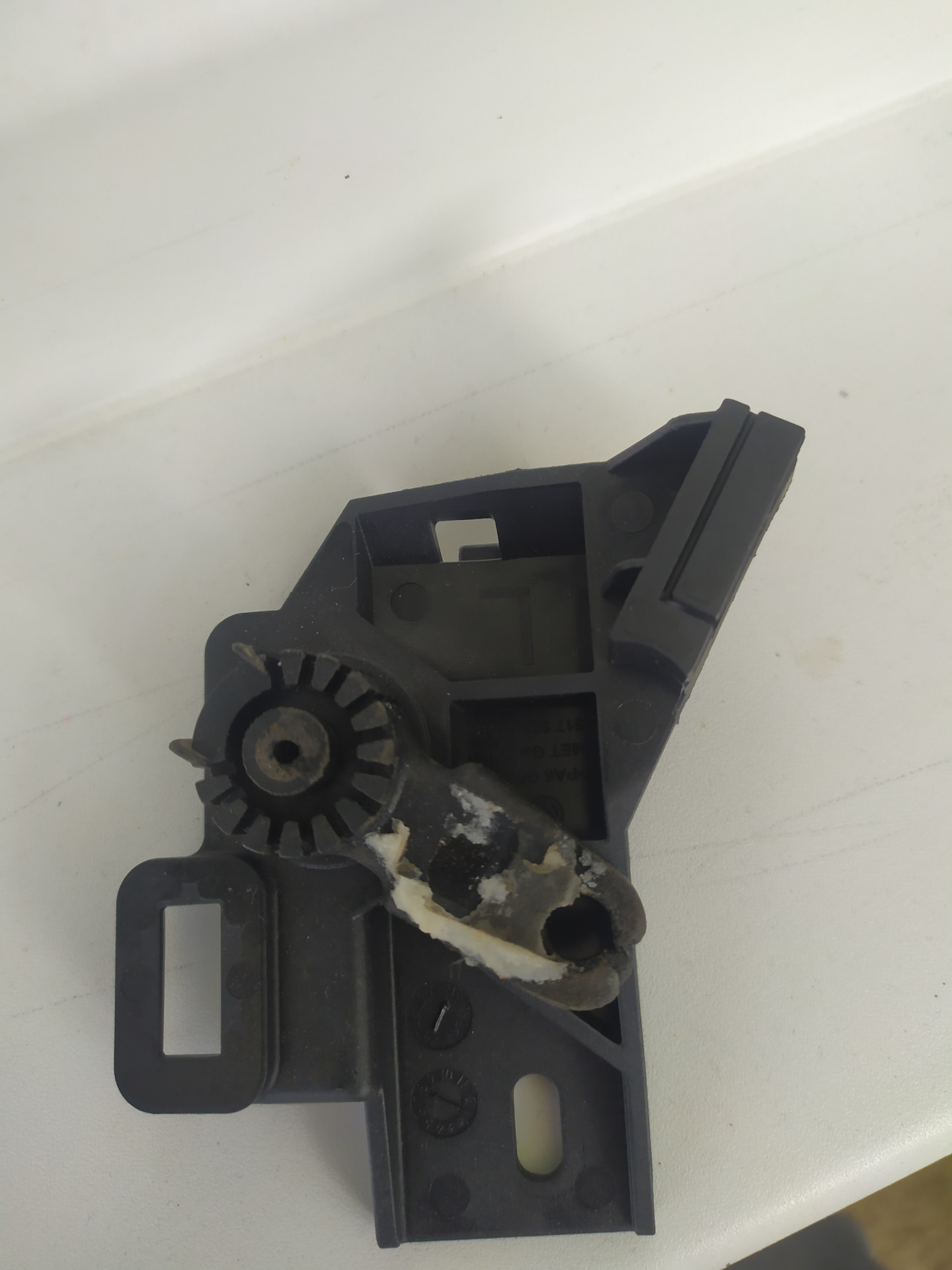 Ручка капота — Volkswagen Polo Sedan, 1,6 л, 2016 года | своими руками ...