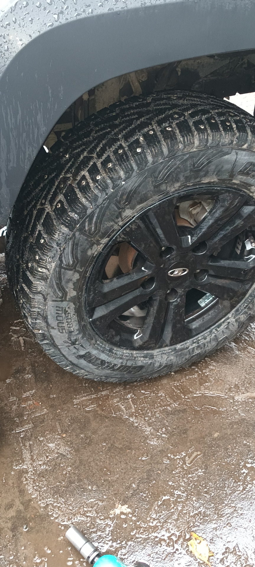 Диски 7J niva travel black 5х139.7 r16 чёрный глянец и резина Pirelli ...