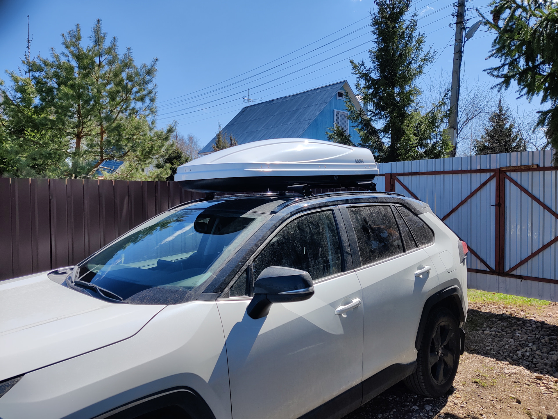 Бокс на крышу. — Toyota RAV4 (5G), 2,5 л, 2021 года | тюнинг | DRIVE2