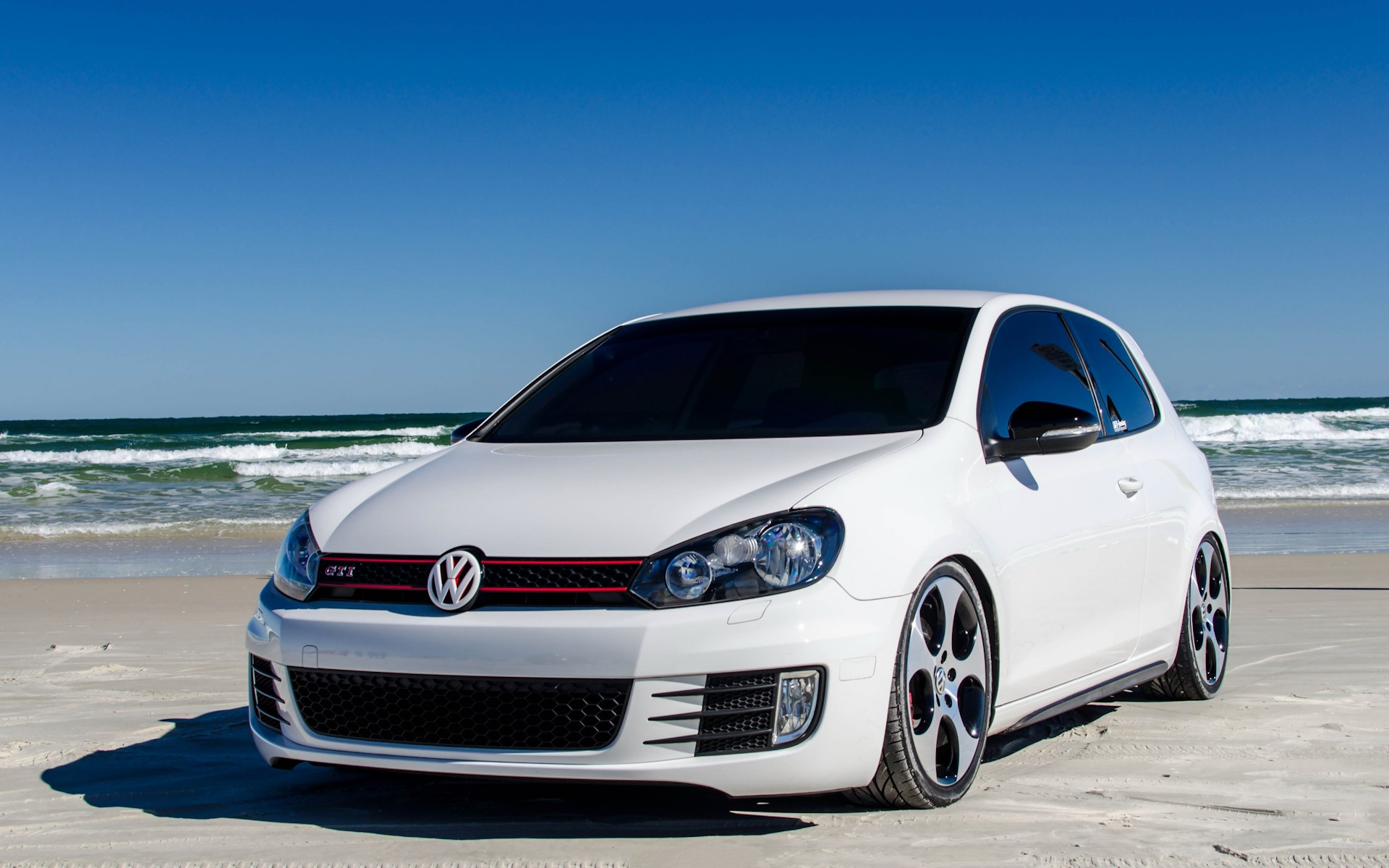 Volkswagen golf gti 2014. Гольф r400 фольксваген. Golf gti mk6. Volkswagen гольф 7. Фольксваген гольф 2015.