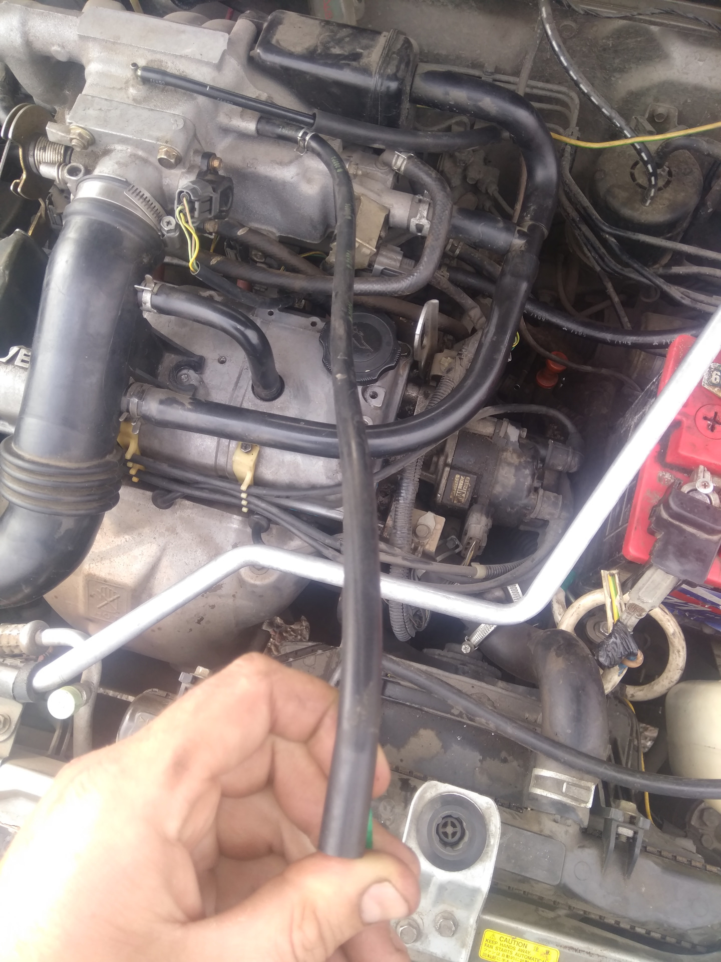 Замена жидкости в гидроусилителе руля на Mazda Demio — Mazda Demio (1G ...