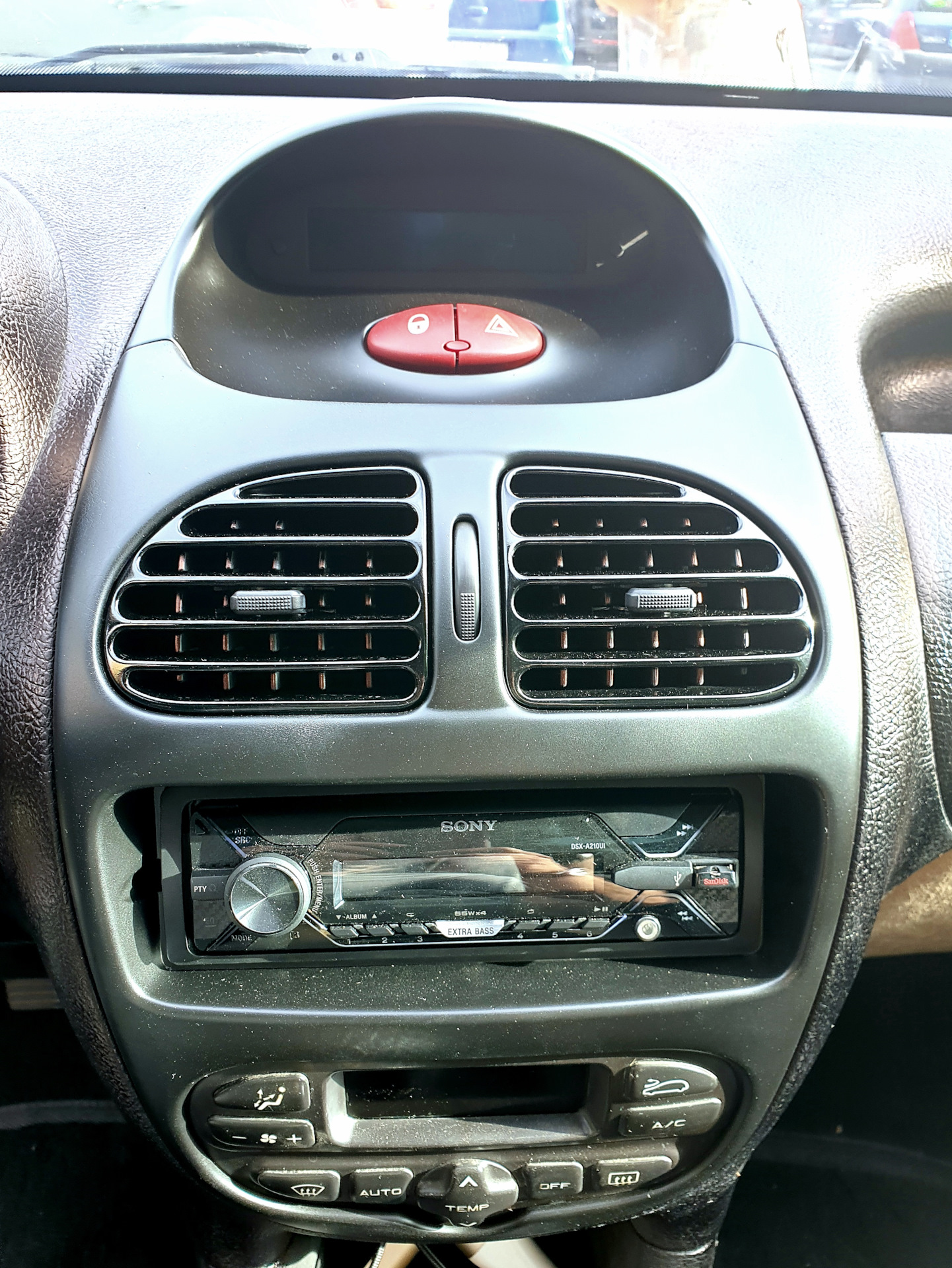 Центральный замок — Peugeot 206, 1,6 л., 2000 года | электроника | DRIVE2